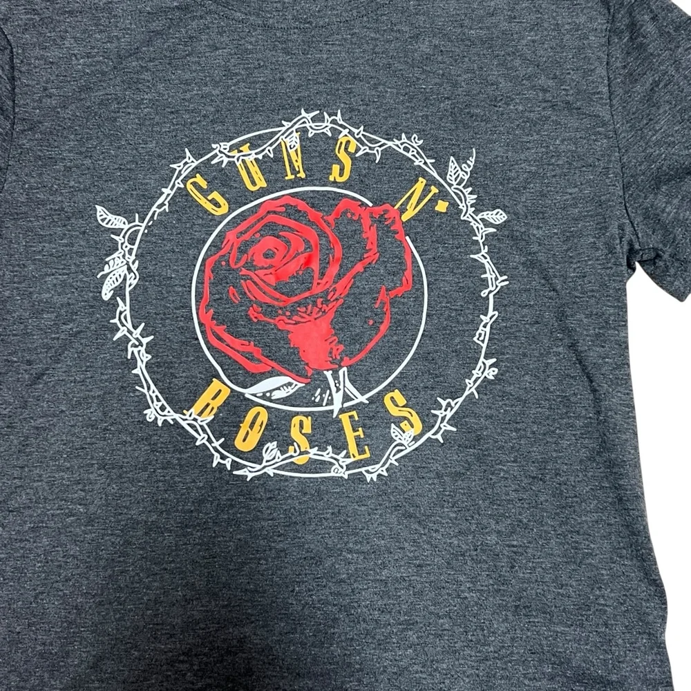 Guns N’ Roses T-Shirt Small Gray Rose Graphic Band Tee Rock Concert Tour Merch - Picture 3 of 9